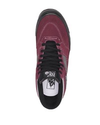 Baskets basses en daim bordeaux Vans