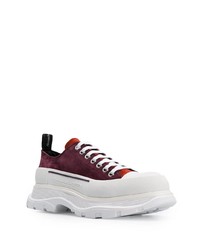 Baskets basses en daim bordeaux Alexander McQueen