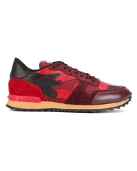 Baskets basses en daim camouflage bordeaux Valentino