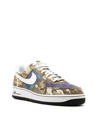 Baskets basses en daim camouflage multicolores Nike