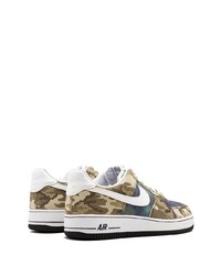 Baskets basses en daim camouflage multicolores Nike