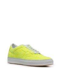 Baskets basses en daim chartreuses Common Projects