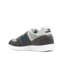 Baskets basses en daim gris foncé New Balance