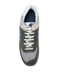 Baskets basses en daim gris foncé New Balance