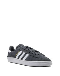 Baskets basses en daim gris foncé adidas