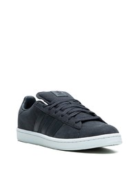 Baskets basses en daim gris foncé adidas