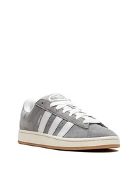 Baskets basses en daim grises adidas