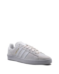 Baskets basses en daim grises adidas