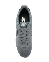 Baskets basses en daim grises Nike