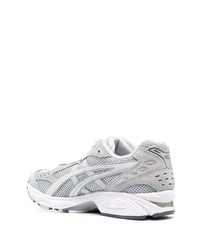 Baskets basses en daim grises Asics