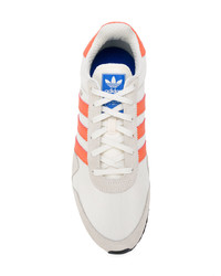 Baskets basses en daim grises adidas