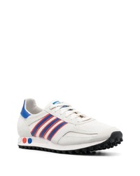 Baskets basses en daim grises adidas