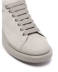 Baskets basses en daim grises Alexander McQueen