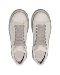 Baskets basses en daim grises Alexander McQueen