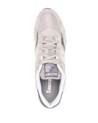 Baskets basses en daim grises Saucony