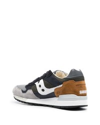 Baskets basses en daim grises Saucony