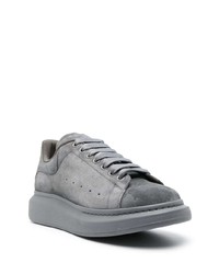 Baskets basses en daim grises Alexander McQueen