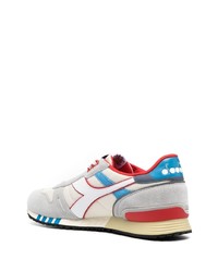 Baskets basses en daim grises Diadora