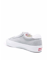 Baskets basses en daim grises Vans