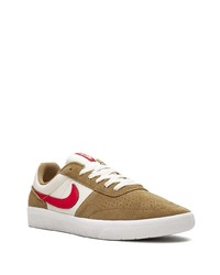 Baskets basses en daim imprimées marron Nike