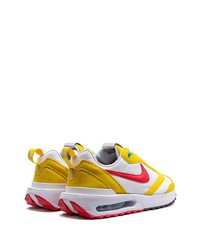 Baskets basses en daim jaunes Nike