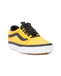 Baskets basses en daim jaunes Vans