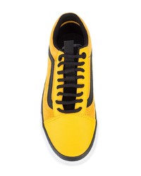 Baskets basses en daim jaunes Vans