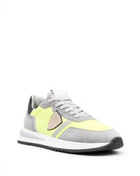 Baskets basses en daim jaunes Philippe Model Paris