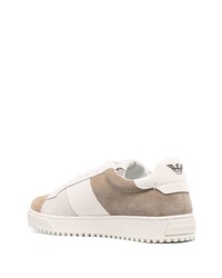 Baskets basses en daim marron clair Emporio Armani