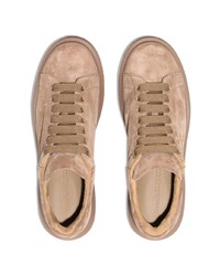 Baskets basses en daim marron clair Alexander McQueen