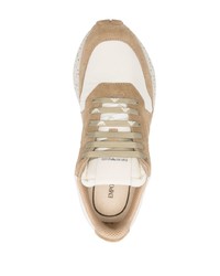 Baskets basses en daim marron clair Emporio Armani