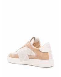 Baskets basses en daim marron clair Valentino Garavani