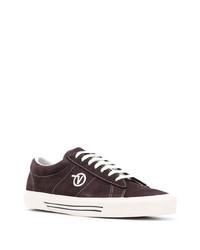 Baskets basses en daim marron foncé Vans