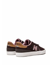 Baskets basses en daim marron foncé New Balance