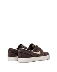 Baskets basses en daim marron foncé Nike