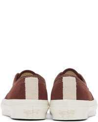 Baskets basses en daim marron Vans