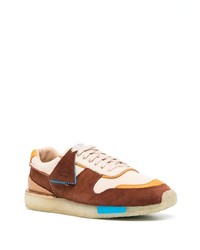 Baskets basses en daim marron Clarks Originals