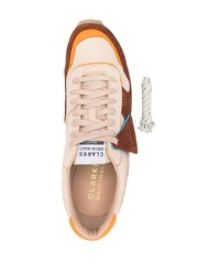 Baskets basses en daim marron Clarks Originals