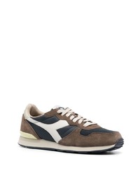 Baskets basses en daim marron Diadora