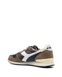 Baskets basses en daim marron Diadora