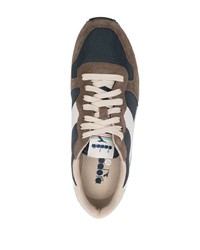 Baskets basses en daim marron Diadora