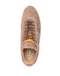 Baskets basses en daim marron Tod's