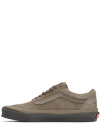 Baskets basses en daim marron Vans