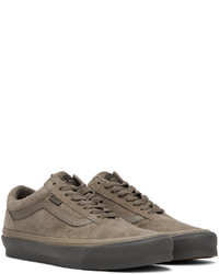 Baskets basses en daim marron Vans