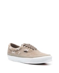 Baskets basses en daim marron Vans