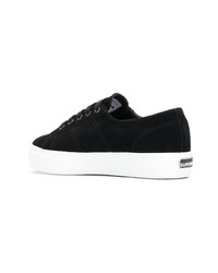 Baskets basses en daim noires et blanches Superga