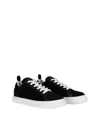 Baskets basses en daim noires et blanches Giuseppe Zanotti