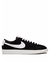 Baskets basses en daim noires et blanches Nike