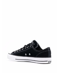 Baskets basses en daim noires et blanches Converse