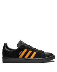 Baskets basses en daim noires adidas